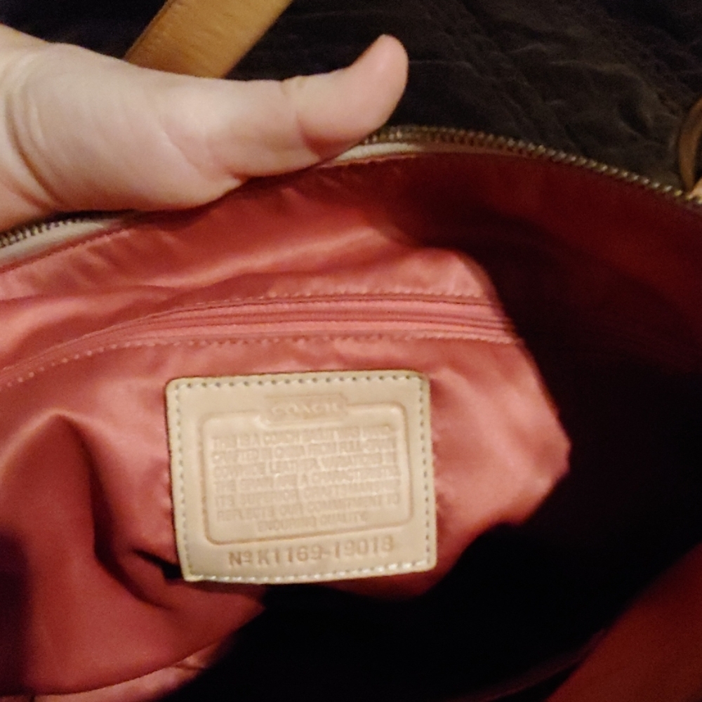 Coach purse - Picture 4 of 7